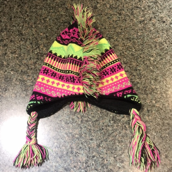 Darling knit hat for youth!! 2-4T - Picture 2 of 3